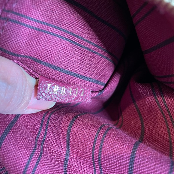 Authentic Loius Vuitton Lumineuse  Empriente Leather in Aurore color. - Picture 9 of 16